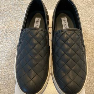 Black Steve Madden slip on shoes